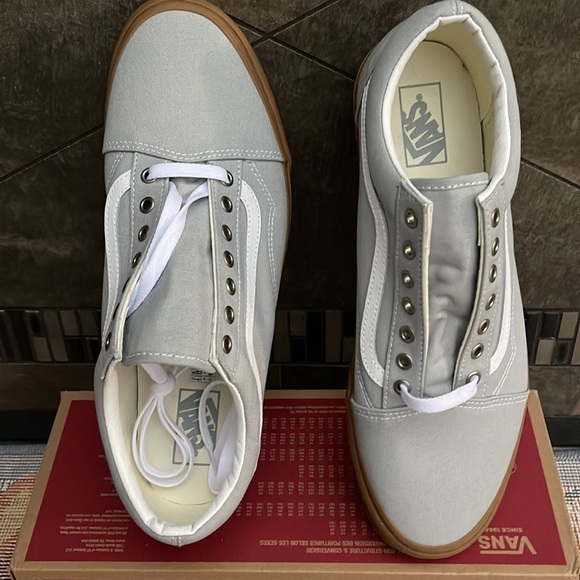 Vans WMNS Old Skool
(Gum) High Rise/True Wht
VN0A3WKT3ZC Sneakers - Picture 13 of 16